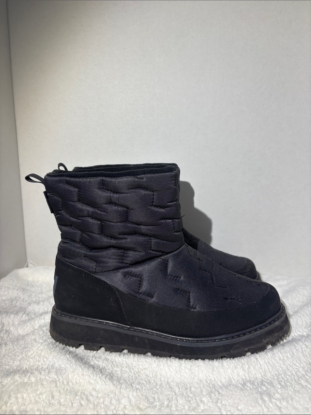 Helly Hansen Black Puffer Winter Boots